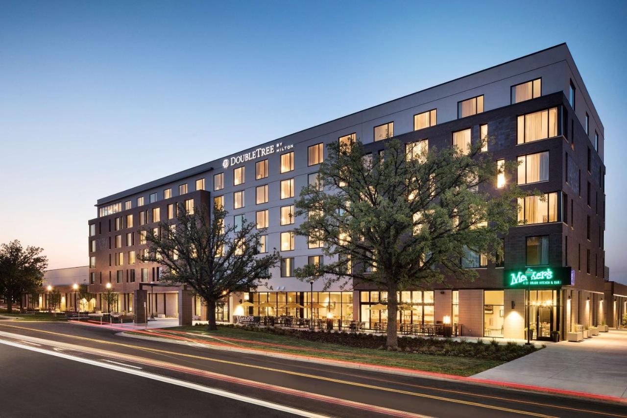 Hilton DoubleTree at Lincoln Park